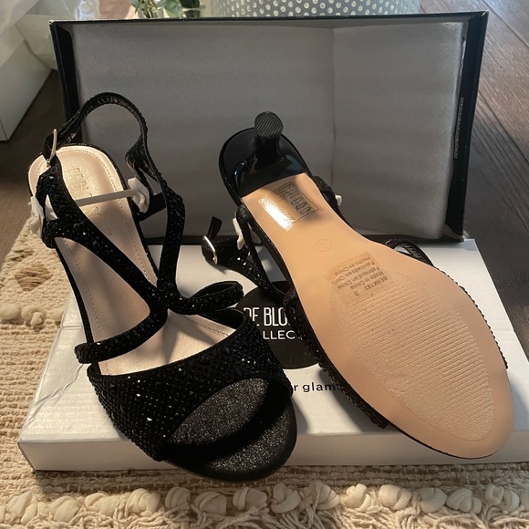 Heels - Picture 3 of 5